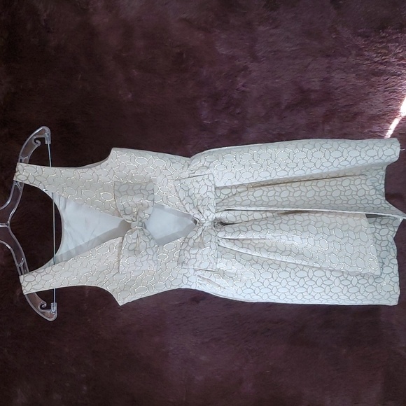 ERIN Gold and Cream Bow Cut-Out Dress NWOT - Picture 5 of 6